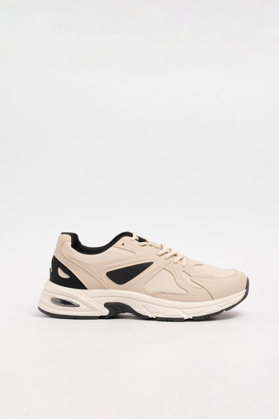 Zapatillas suela gruesa, tipo chunky.