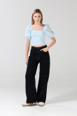 Blusa unicolor con manga corta aglobada y escote cuadrado