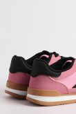 Zapatillas de estilo clásico, suela de caucho natural de perfil bajo.
