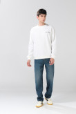 Buzo crema claro cuello redondo con textos college