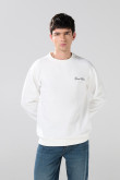 Buzo crema claro cuello redondo con textos college