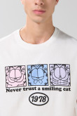 Camiseta crema clara con cuello redondo de Garfield
