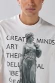 Camiseta manga corta crema con diseño de escultura
