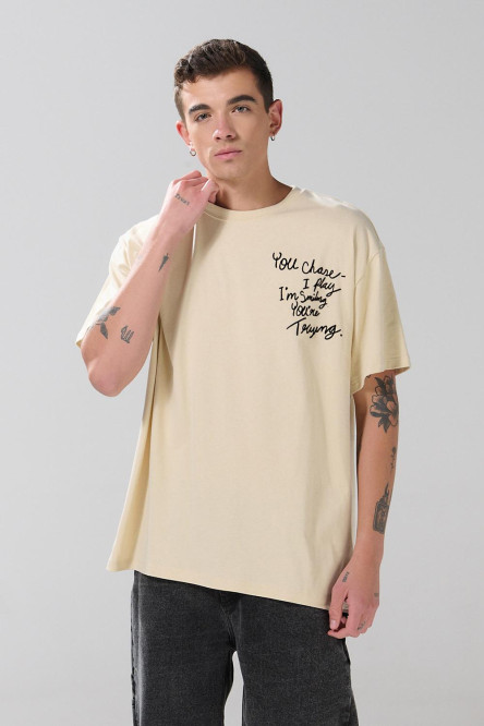 Camiseta manga corta oversize unicolor con textos estampados