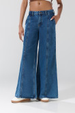 Jean azul palazzo con tiro medio, bota ancha y bolsillos