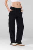 Pantalón cargo tiro alto unicolor con bota recta
