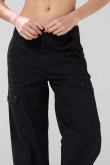 Pantalón cargo tiro alto unicolor con bota recta