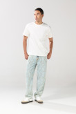 Jean loose azul claro con tiro medio y diseños