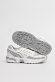 Tenis de plataforma unicolores con diseños en contraste