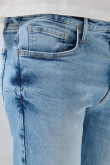 Jean azul claro straight leg bota recta con 5 bolsillos