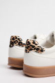 Tenis casuales cremas claros con diseños de animal print