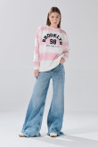 Buzo crema cuello redondo oversize con rayas y arte college