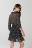 Vestido corto negro con puntos estampados y cinturón