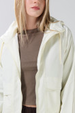 Chaqueta liviana unicolor con cremallera y capota