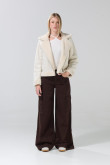 Chaqueta unicolor biker con cierre cruzado y efecto sherpa
