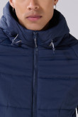 Chaqueta unicolor acolchada con capota y manga ranglan larga