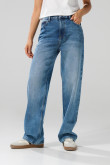 Jean 90´S azul medio con desgastes, bota recta y tiro alto