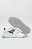 Tenis cremas claros casuales con contrastes y cordones