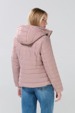 Chaqueta unicolor acolchada con capota y cuello alto