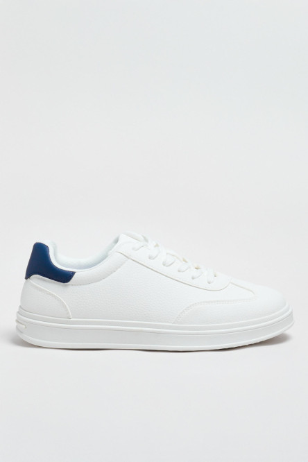 Zapatillas de estilo clásico, suela baja de perfil bajo.
