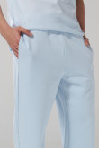 Pantalón jogger unicolor con cintura elástica y bolsillos