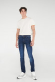 Jean súper skinny azul intenso con 5 bolsillos y costuras en contraste