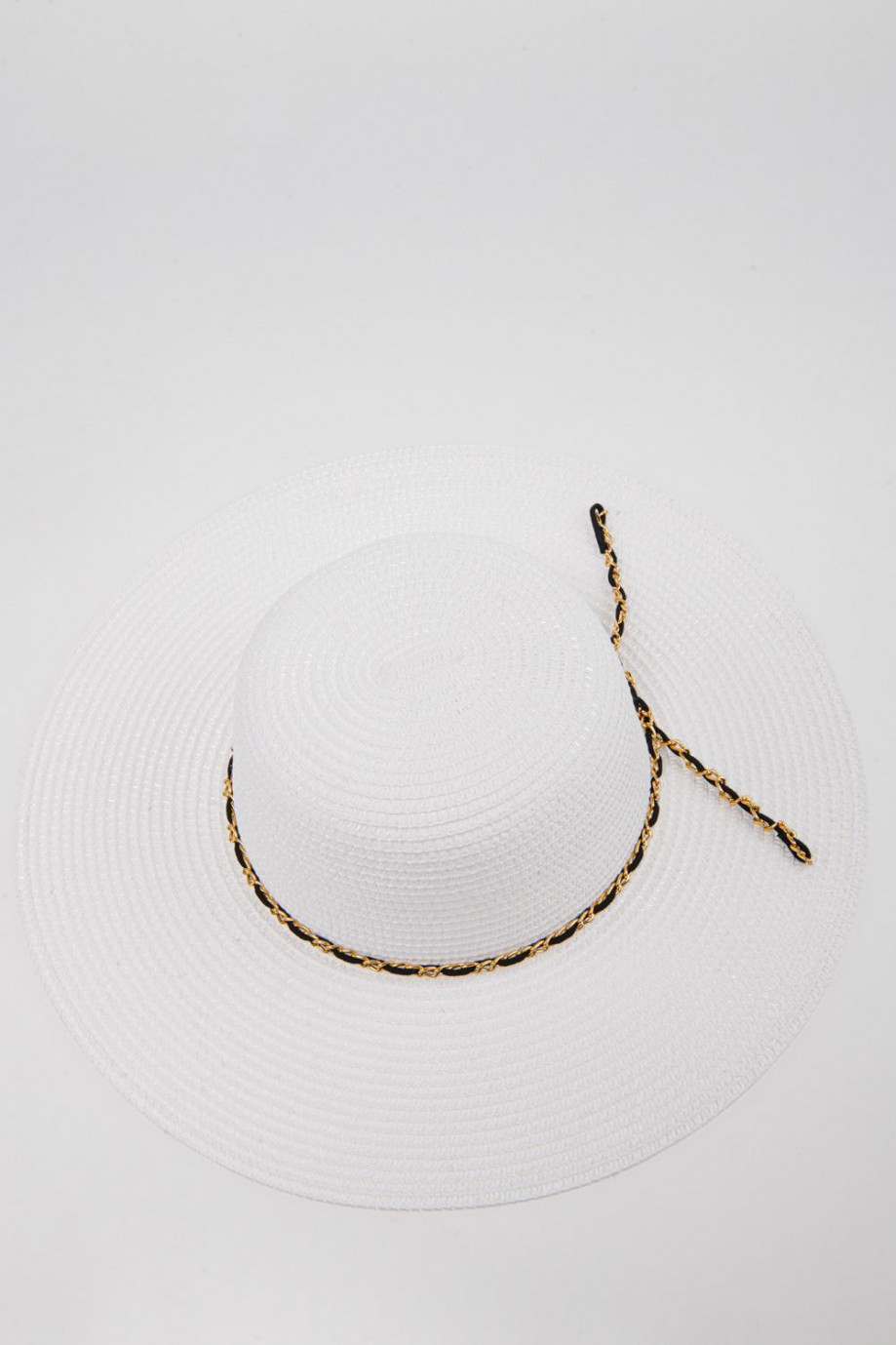 Sombrero de papel unicolor con cinta decorativa en contraste